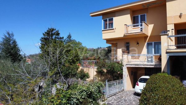 casa indipendente in vendita a Gualdo Tadino