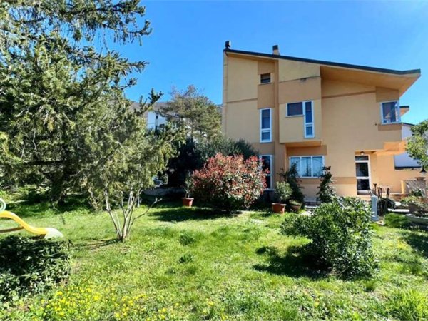 casa indipendente in vendita a Gualdo Tadino
