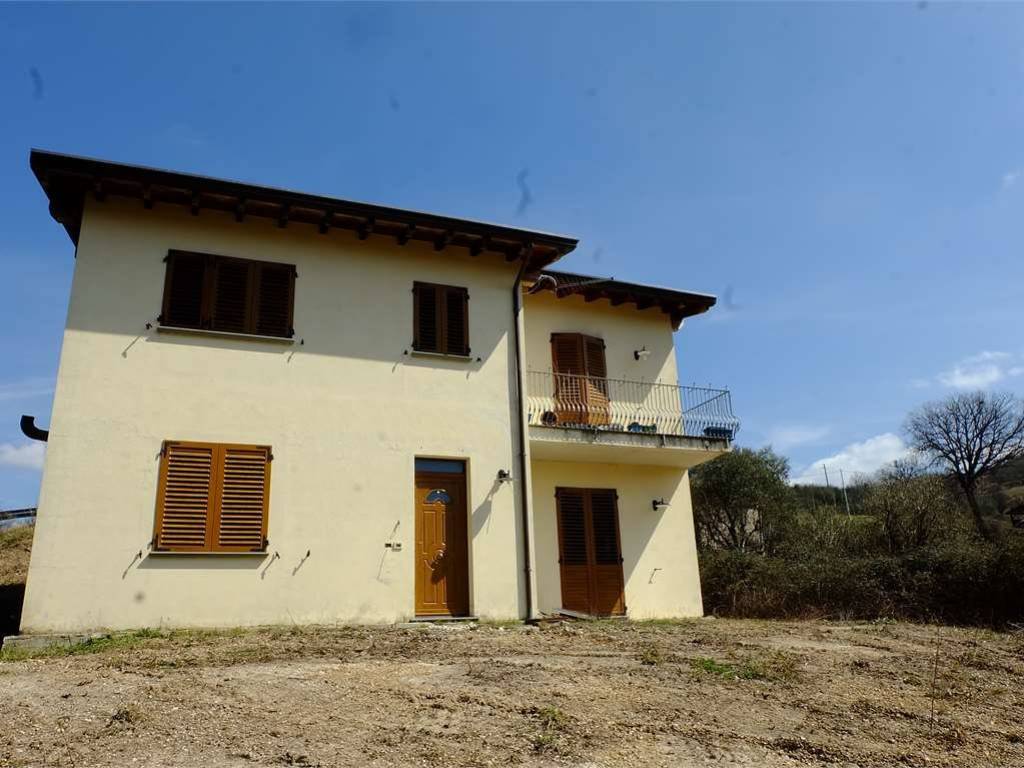 casa indipendente in vendita a Gualdo Tadino