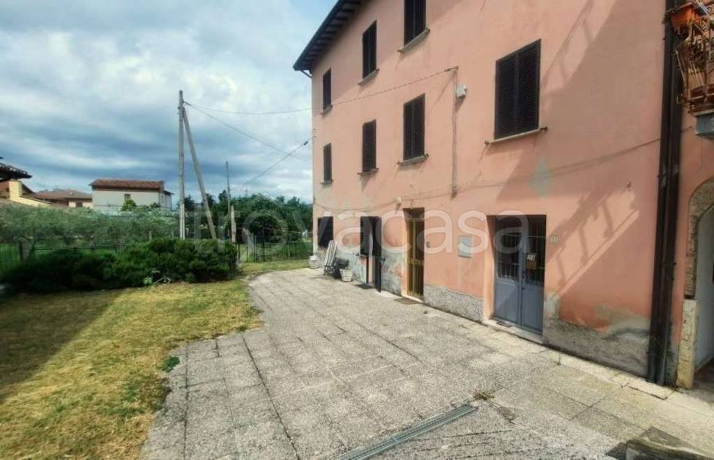 casa indipendente in vendita a Gualdo Tadino