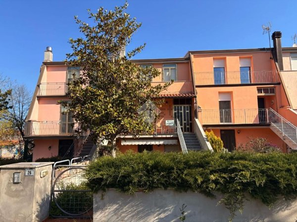 casa indipendente in vendita a Gualdo Tadino