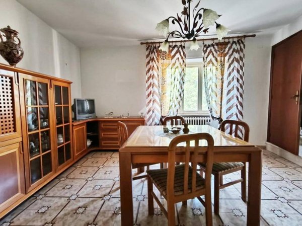 casa indipendente in vendita a Gualdo Tadino in zona Vaccara