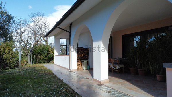 casa indipendente in vendita a Gualdo Tadino