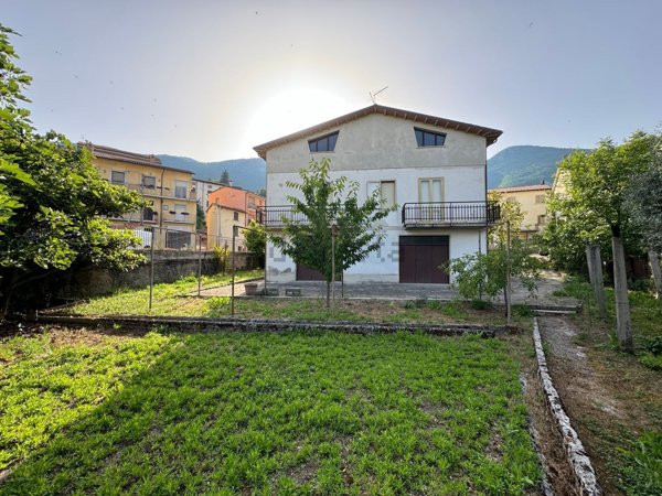 casa indipendente in vendita a Gualdo Tadino