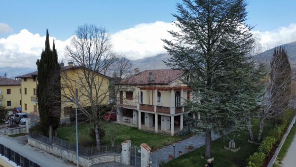 casa indipendente in vendita a Gualdo Tadino in zona Cerqueto