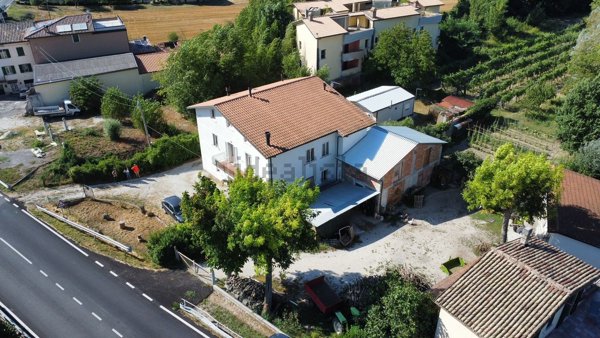 casa indipendente in vendita a Gualdo Tadino