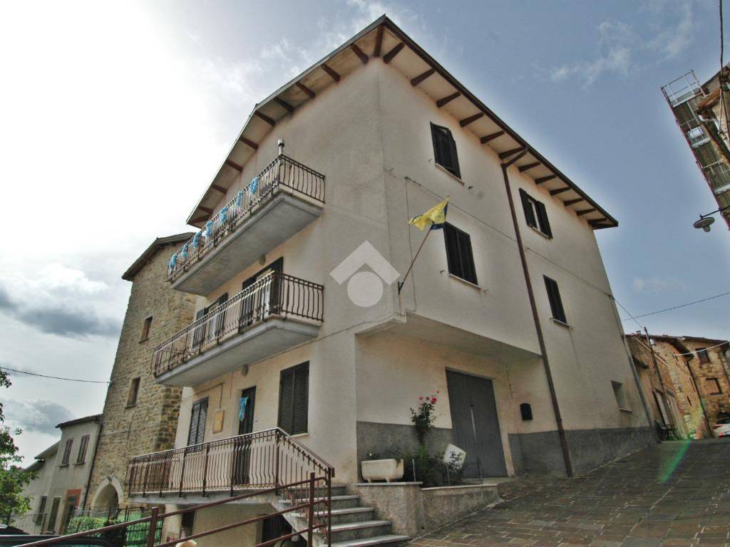 appartamento in vendita a Gualdo Tadino in zona Pieve di Compresseto