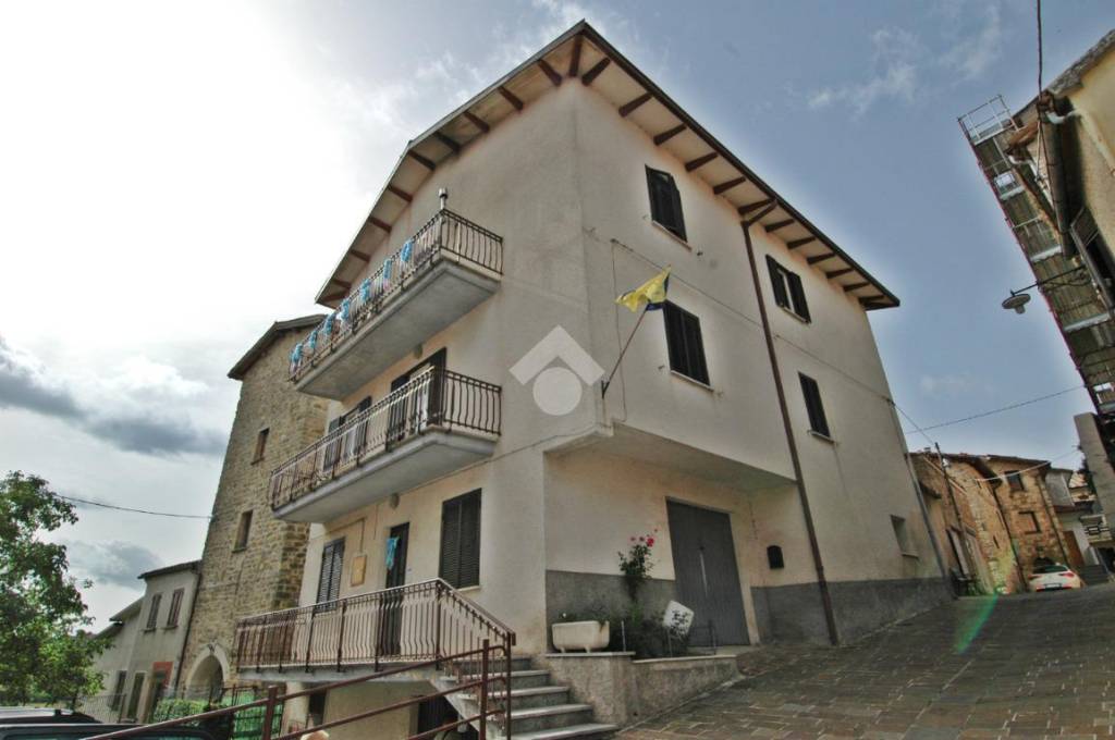 appartamento in vendita a Gualdo Tadino in zona Pieve di Compresseto