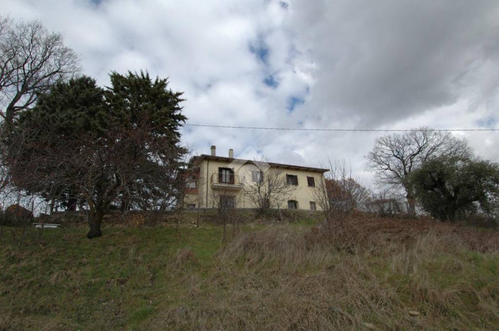 casa indipendente in vendita a Gualdo Tadino in zona Grello
