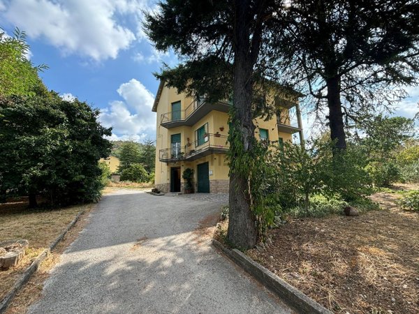 casa indipendente in vendita a Gualdo Tadino