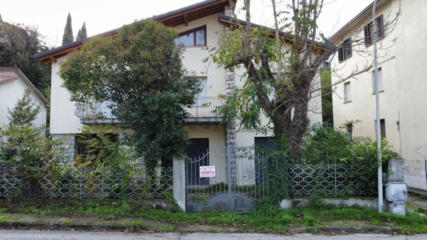 casa indipendente in vendita a Gualdo Tadino