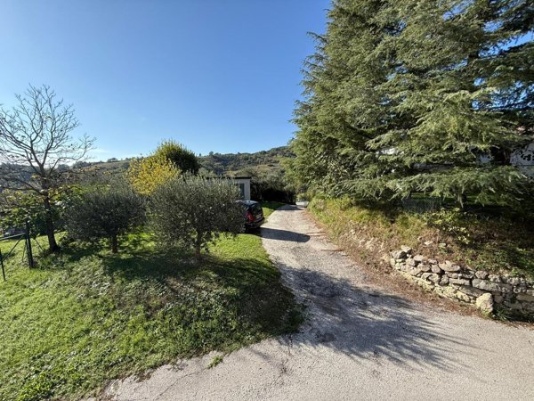 casa indipendente in vendita a Gualdo Tadino