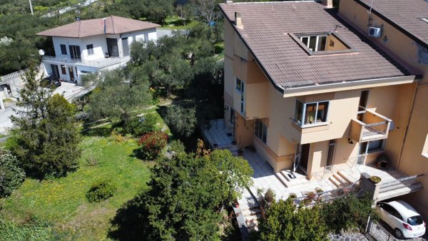 casa indipendente in vendita a Gualdo Tadino