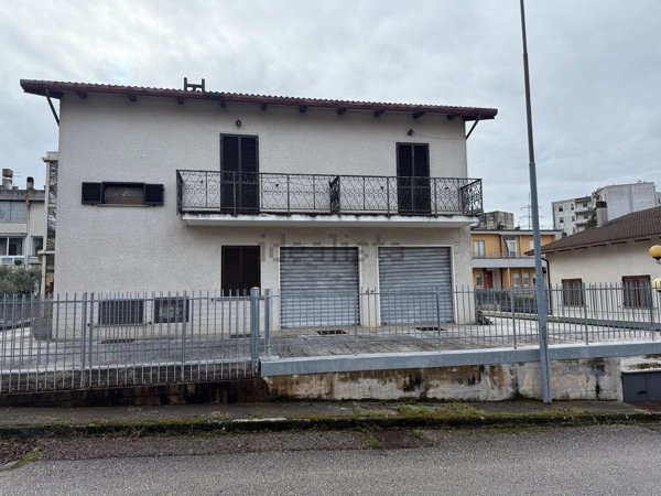 casa indipendente in vendita a Gualdo Tadino