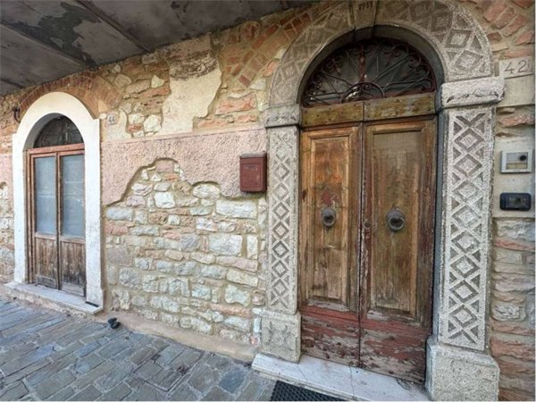 intera palazzina in vendita a Gualdo Tadino