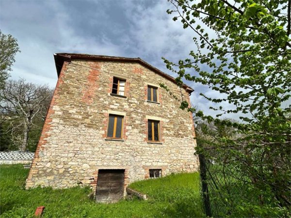 casa indipendente in vendita a Gualdo Tadino in zona Piagge