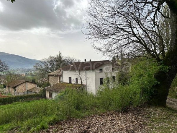 casa indipendente in vendita a Gualdo Tadino in zona Piagge