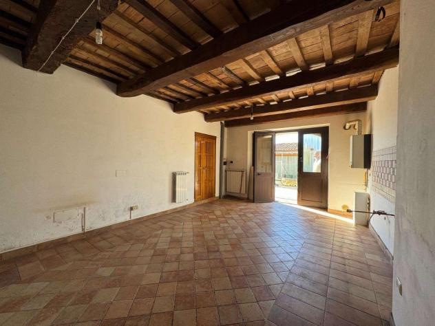 casa indipendente in vendita a Gualdo Tadino in zona Casale