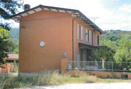 casa indipendente in vendita a Gualdo Tadino