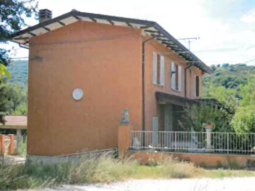 casa indipendente in vendita a Gualdo Tadino