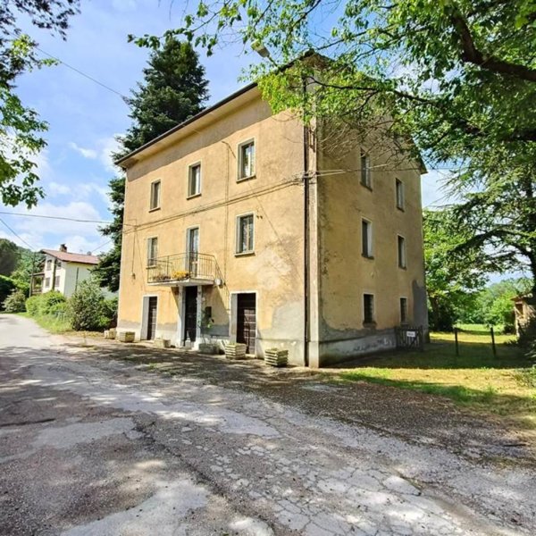 casa indipendente in vendita a Gualdo Tadino