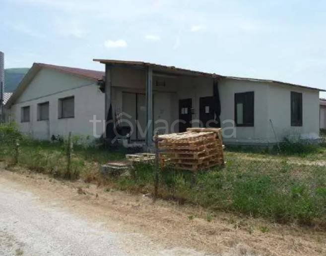 negozio in vendita a Gualdo Tadino