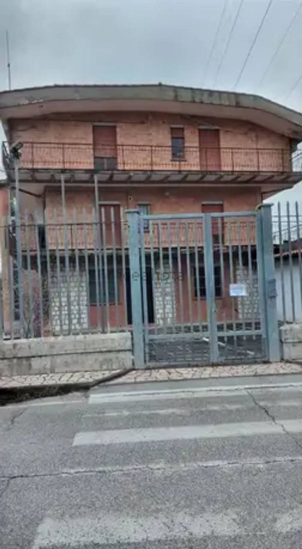 casa indipendente in vendita a Gualdo Tadino