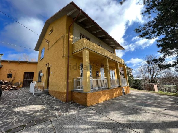 casa indipendente in vendita a Gualdo Tadino in zona Morano Osteria