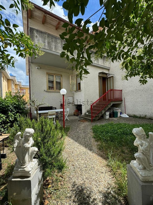 casa indipendente in vendita a Gualdo Tadino