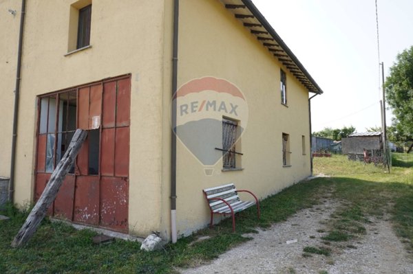 appartamento in vendita a Gualdo Tadino in zona Rasina