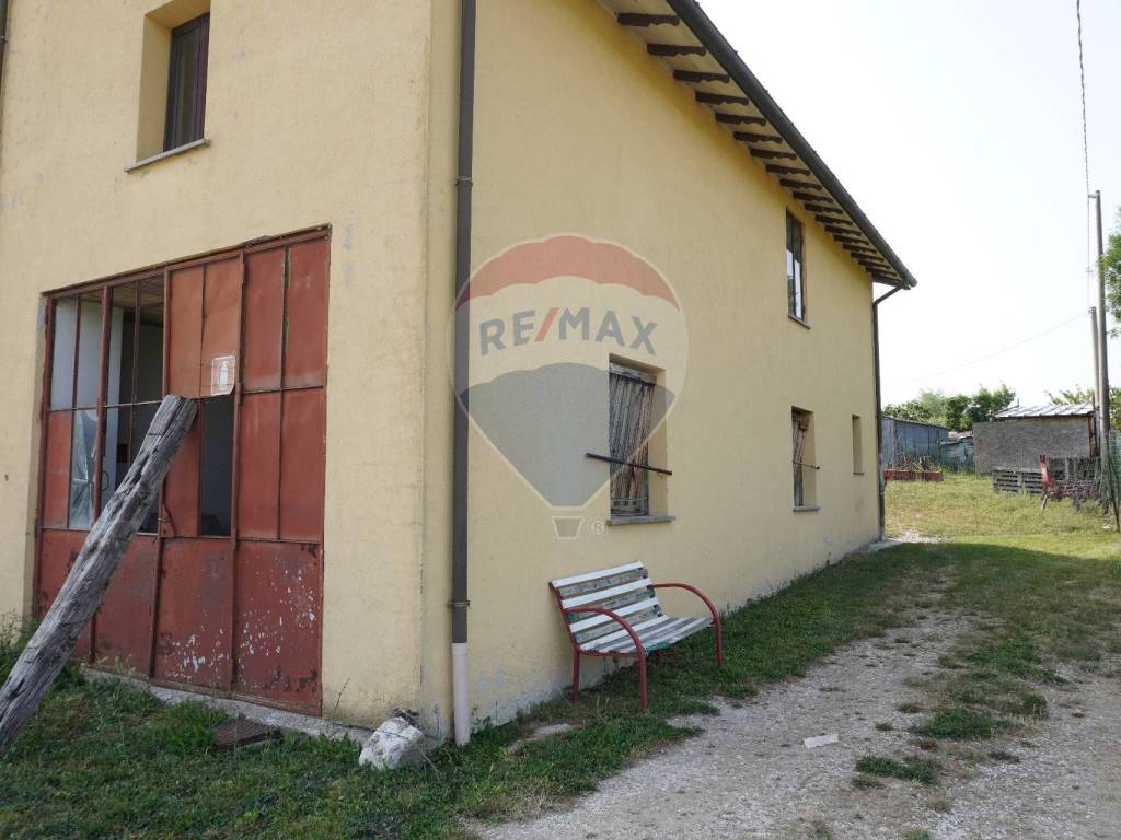 appartamento in vendita a Gualdo Tadino in zona Rigali