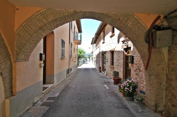 casa indipendente in vendita a Gualdo Tadino in zona Gaifana