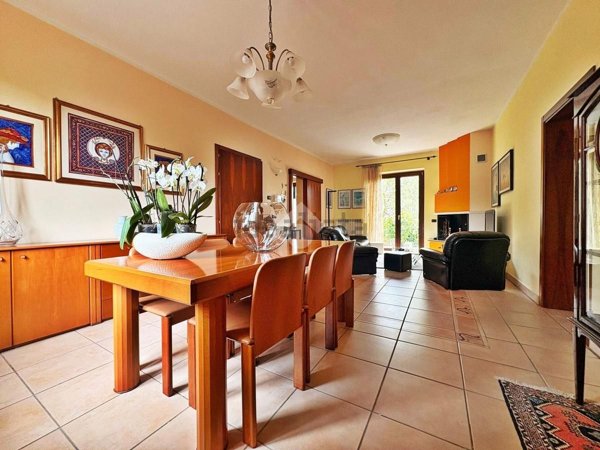 casa indipendente in vendita a Gualdo Tadino