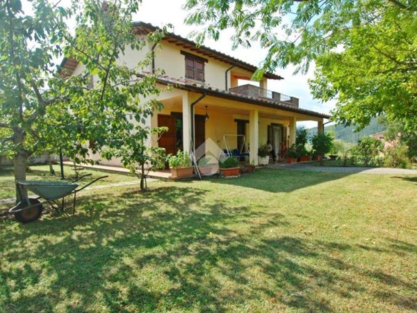 casa indipendente in vendita a Gualdo Tadino in zona Morano Madonnuccia