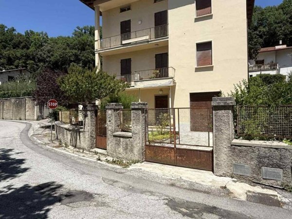 casa indipendente in vendita a Gualdo Tadino