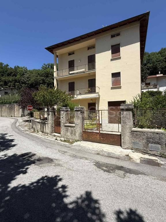 casa indipendente in vendita a Gualdo Tadino
