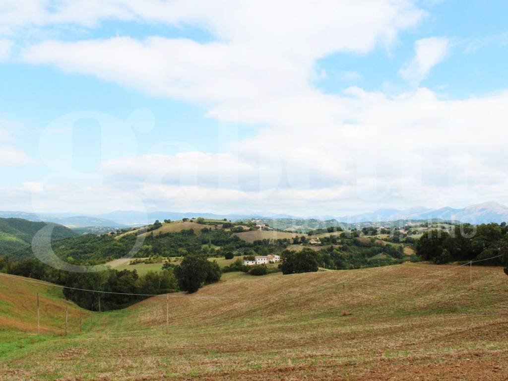 casa indipendente in vendita a Gualdo Tadino in zona Casale