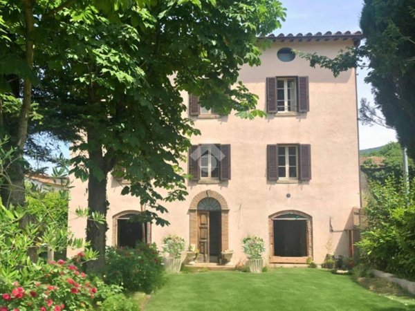 casa indipendente in vendita a Gualdo Tadino in zona Rigali