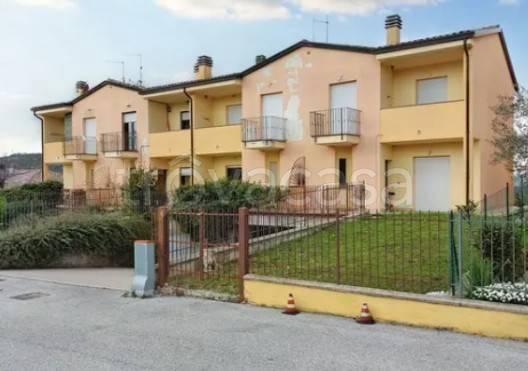 casa indipendente in vendita a Gualdo Tadino in zona Palazzo Ceccoli