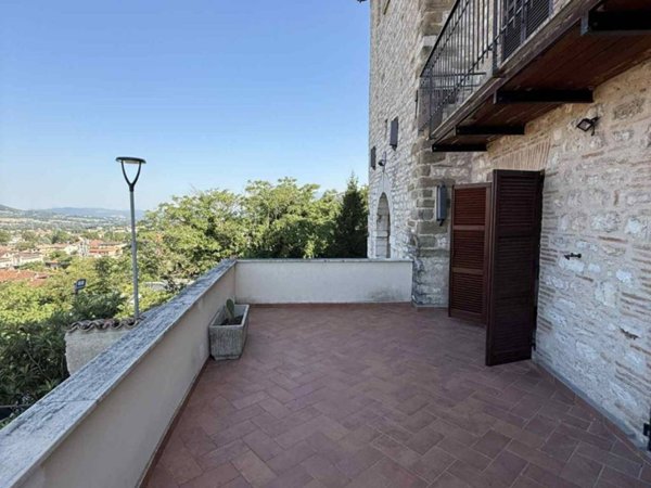 casa indipendente in vendita a Gualdo Tadino