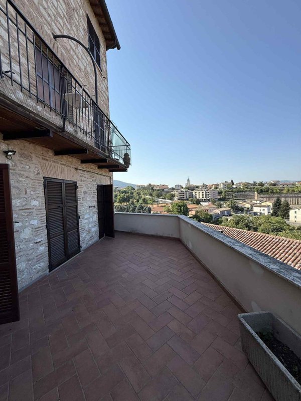 casa indipendente in vendita a Gualdo Tadino