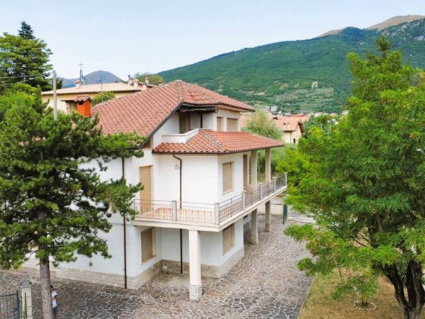 casa indipendente in vendita a Gualdo Tadino