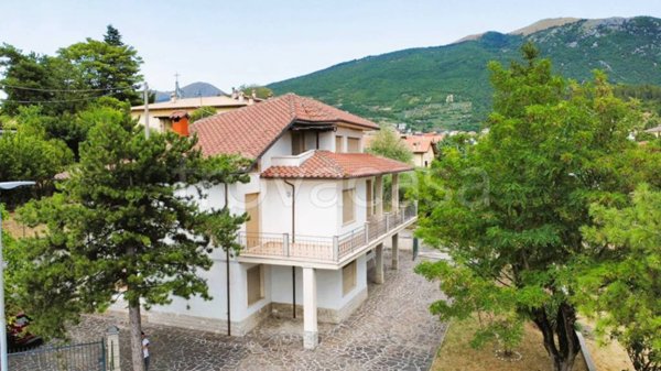 casa indipendente in vendita a Gualdo Tadino