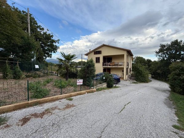 casa indipendente in vendita a Gualdo Tadino in zona Morano Osteria