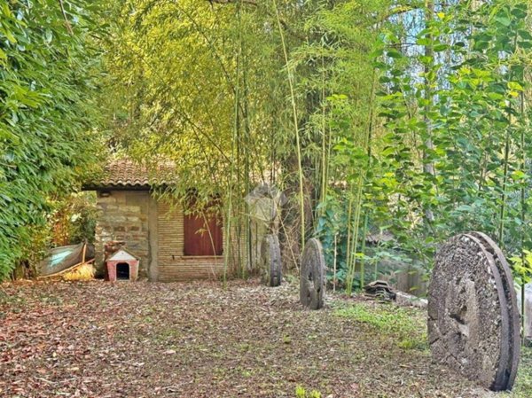 casa indipendente in vendita a Gualdo Tadino in zona Vaccara