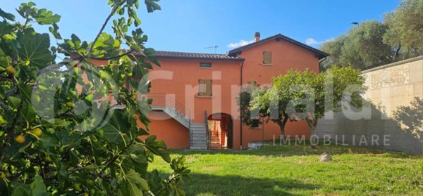 casa indipendente in vendita a Gualdo Tadino in zona Rigali