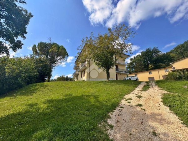 appartamento in vendita a Gualdo Tadino in zona Cerqueto