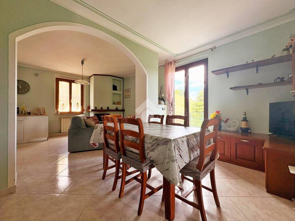 appartamento in vendita a Gualdo Tadino in zona Cerqueto