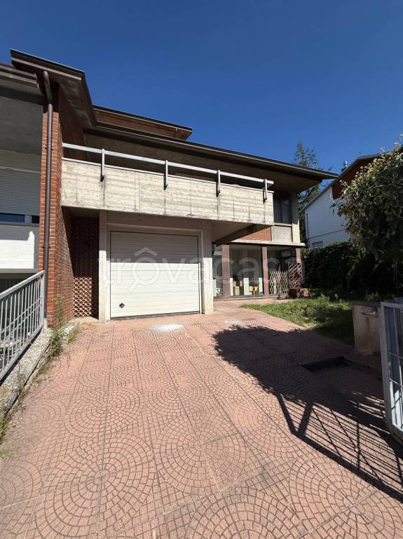 casa indipendente in vendita a Gualdo Tadino