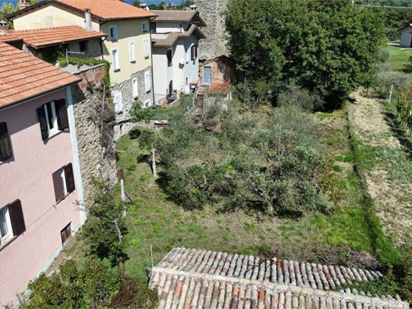 intera palazzina in vendita a Gualdo Tadino in zona Poggio Sant'Ercolano